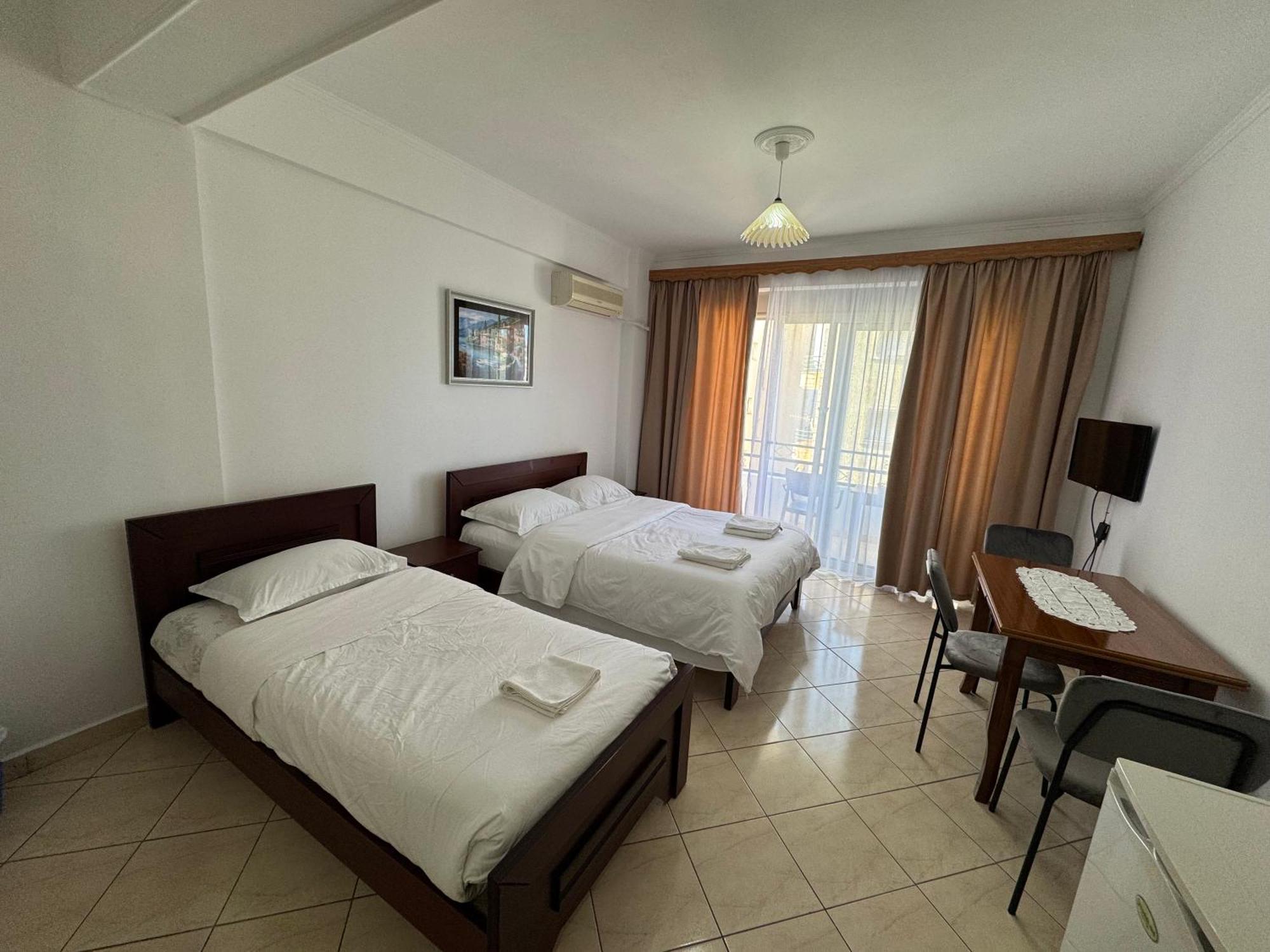Comfort Apartments Promenade Sarandë Esterno foto
