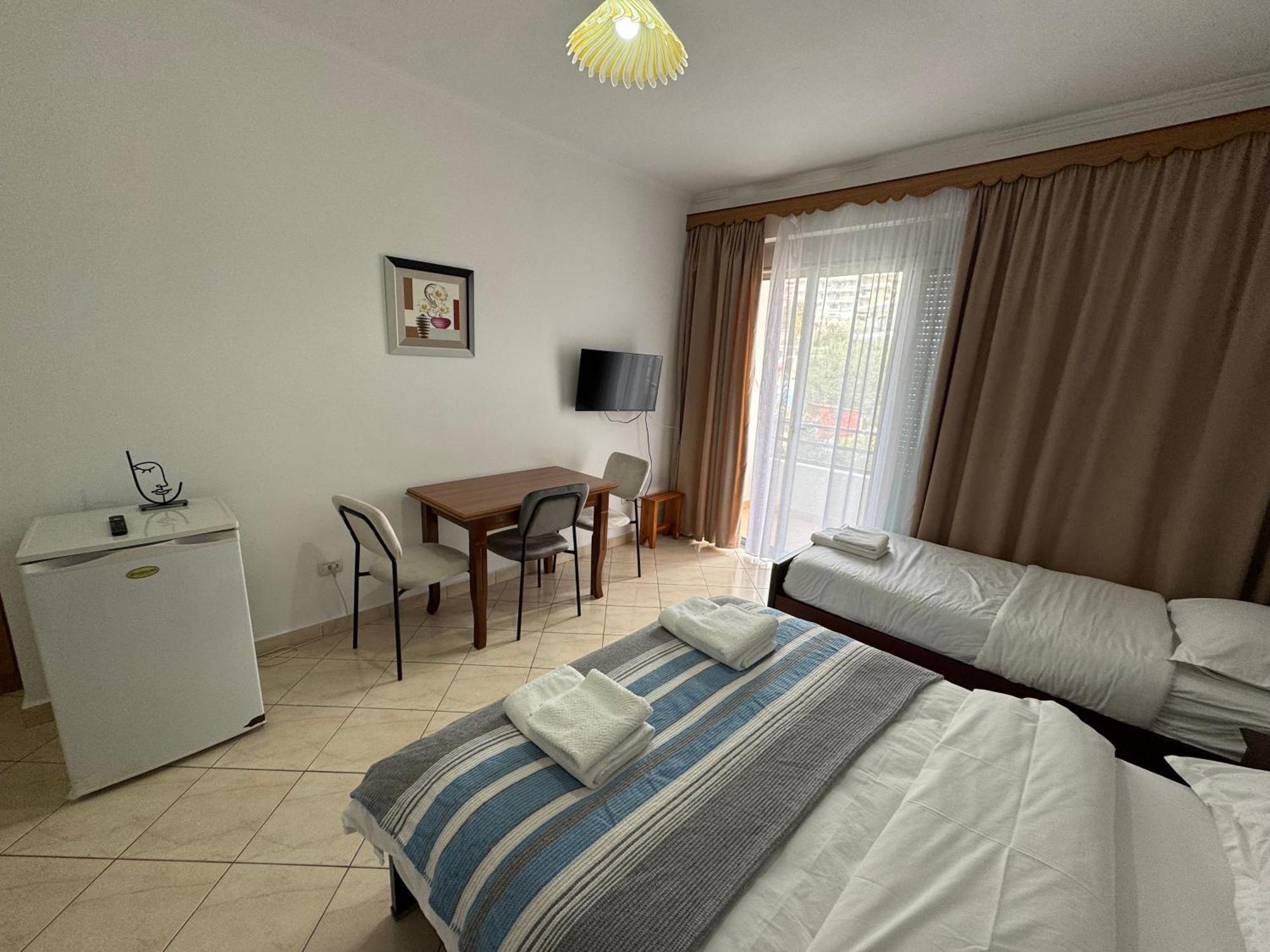 Comfort Apartments Promenade Sarandë Esterno foto