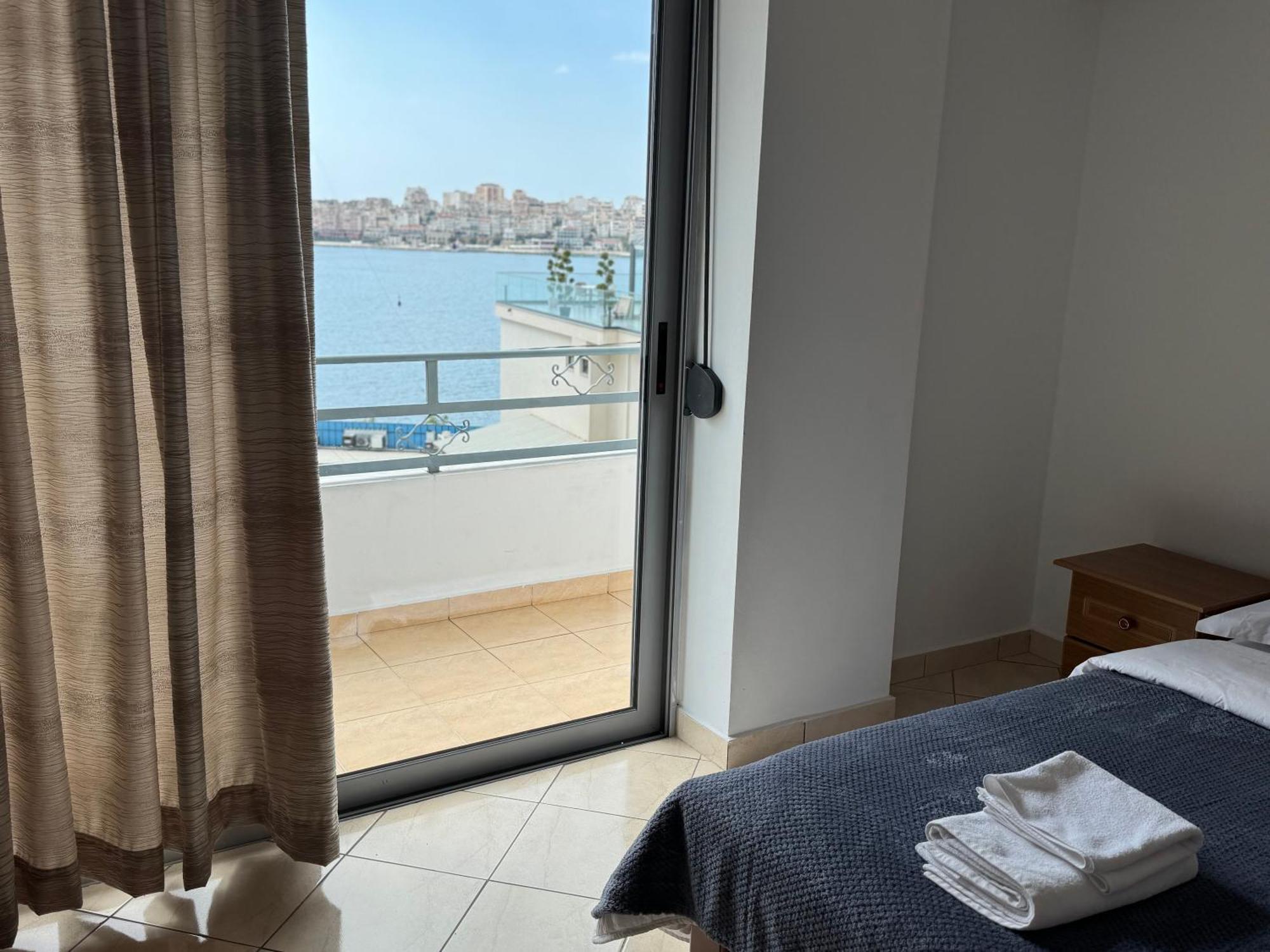 Comfort Apartments Promenade Sarandë Esterno foto